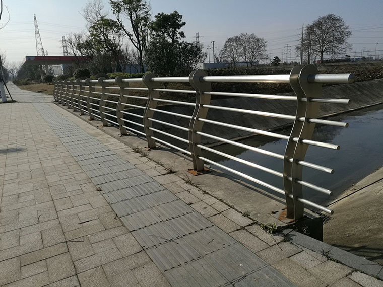 不銹鋼復合管欄桿